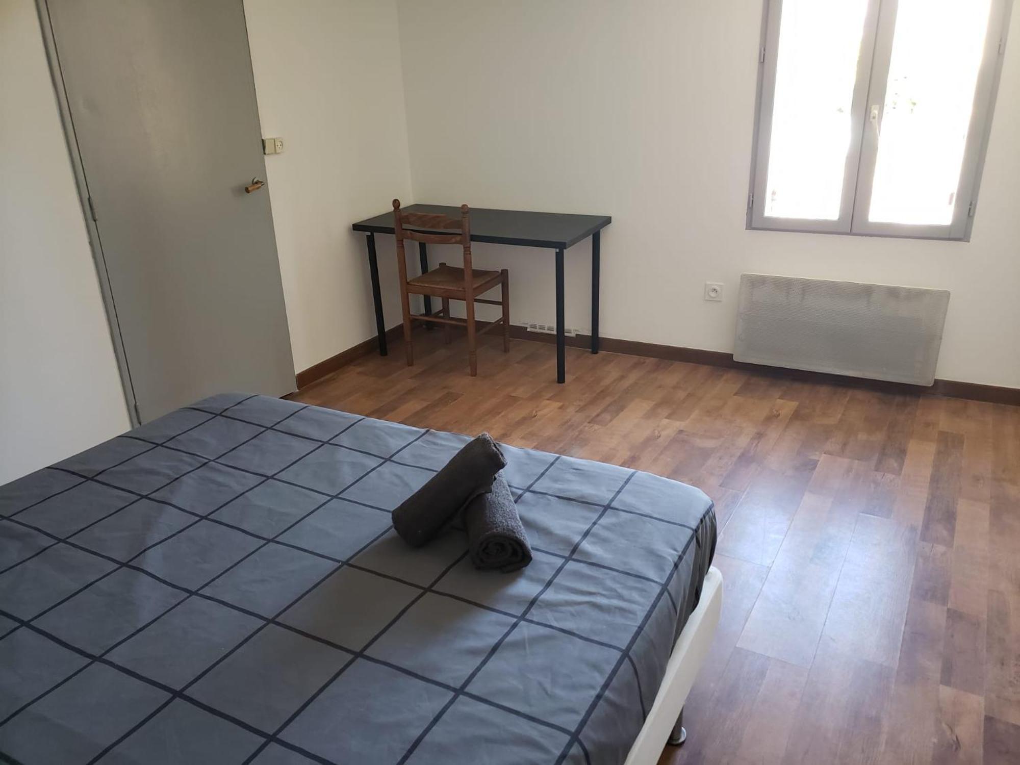Chambres Meublees Et Spacieuses LʼIsle-Jourdain Cameră foto